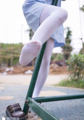金牌客服董董恩