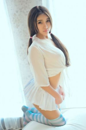 女大学生的沙龙室在线