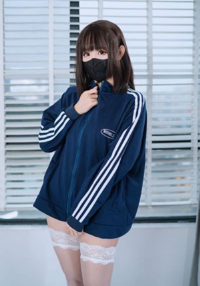 强j2:制服y惑