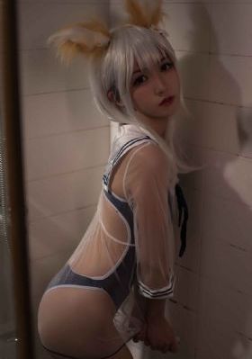 龙纹身的女孩